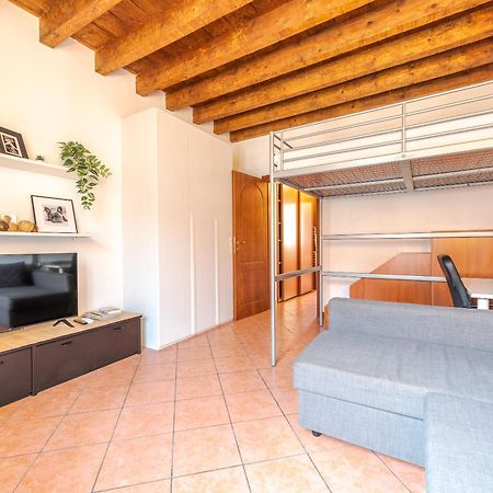 Guest Planet - Rosso Milano Apartment - Navigli Area Εξωτερικό φωτογραφία