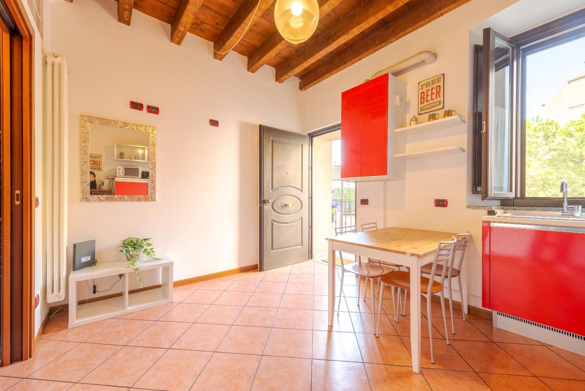 Guest Planet - Rosso Milano Apartment - Navigli Area Εξωτερικό φωτογραφία