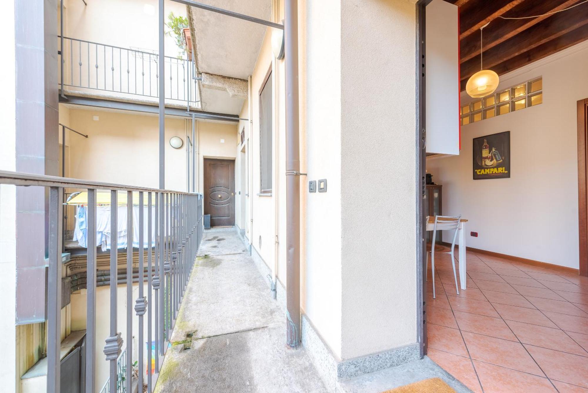 Guest Planet - Rosso Milano Apartment - Navigli Area Εξωτερικό φωτογραφία