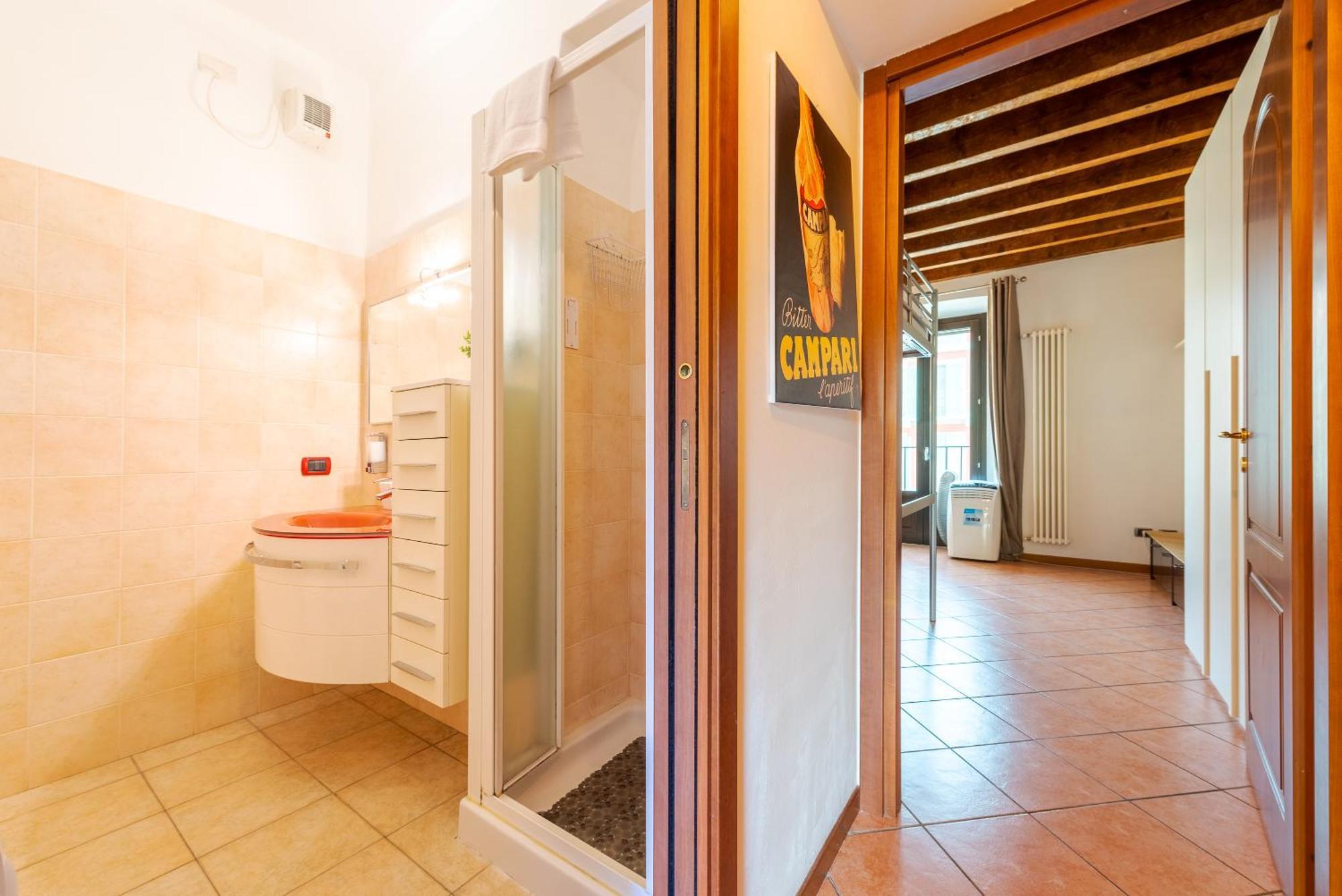 Guest Planet - Rosso Milano Apartment - Navigli Area Εξωτερικό φωτογραφία